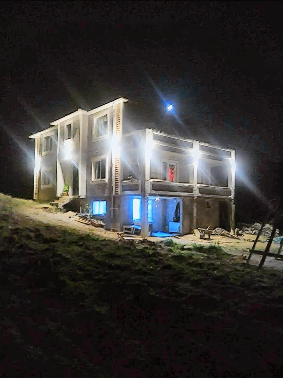 ACİL SATILIK BİGA HOŞOBA KÖYÜ 500M2 ARSA VE 3 KATLI KÖY EVİ